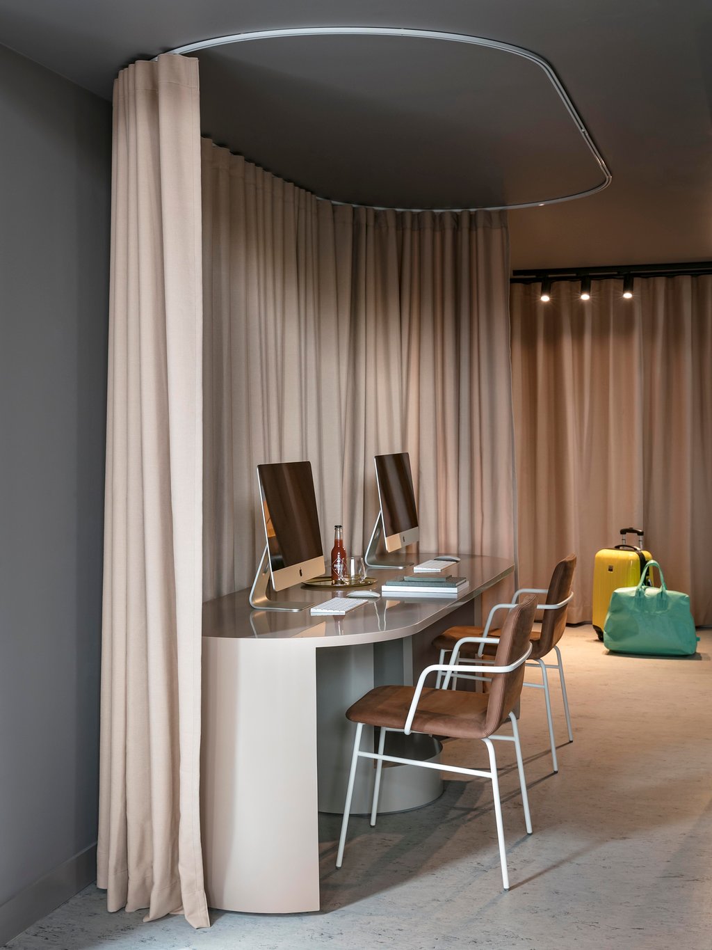 tête de rideaux sur le projet de l'hôtel okko à Paris