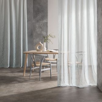 Voilages à motifs légers