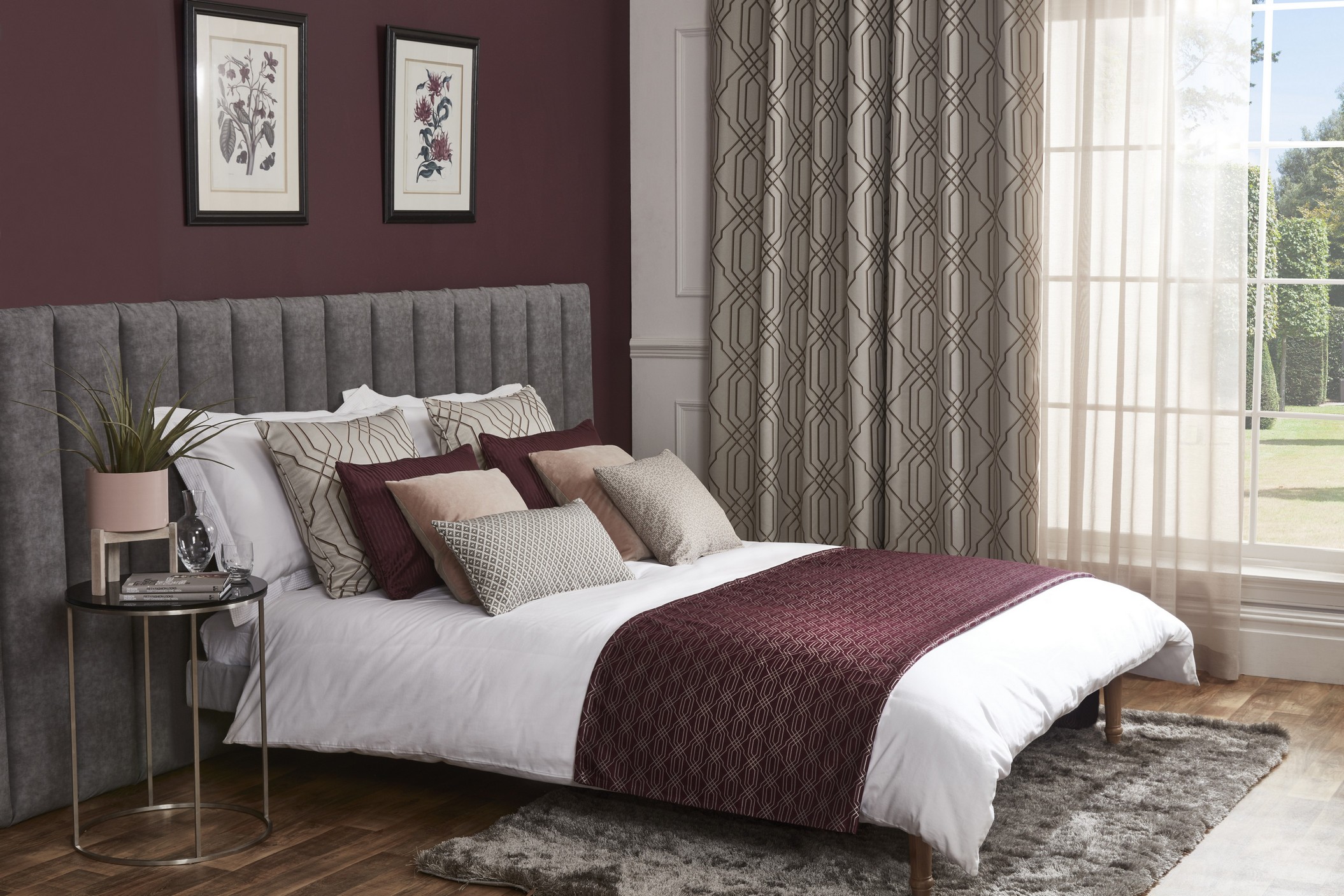 EB - Soho Club Damson 1 Collection Damson de Edmund Bell - Showroom Alba (oreillers, chemin de lit, coussins, rideaux)