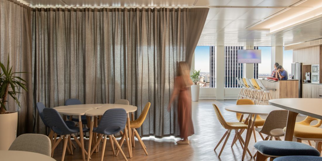 cloisonner un espace avec des rideaux et voilages