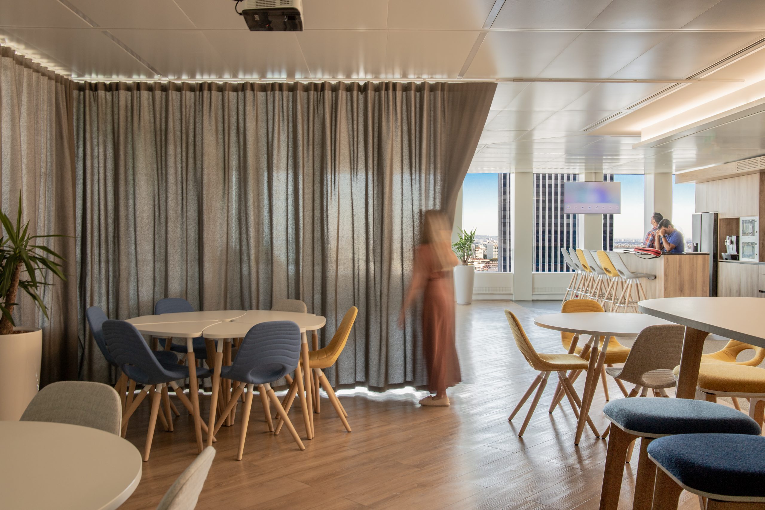 cloisonner un espace avec des rideaux et voilages